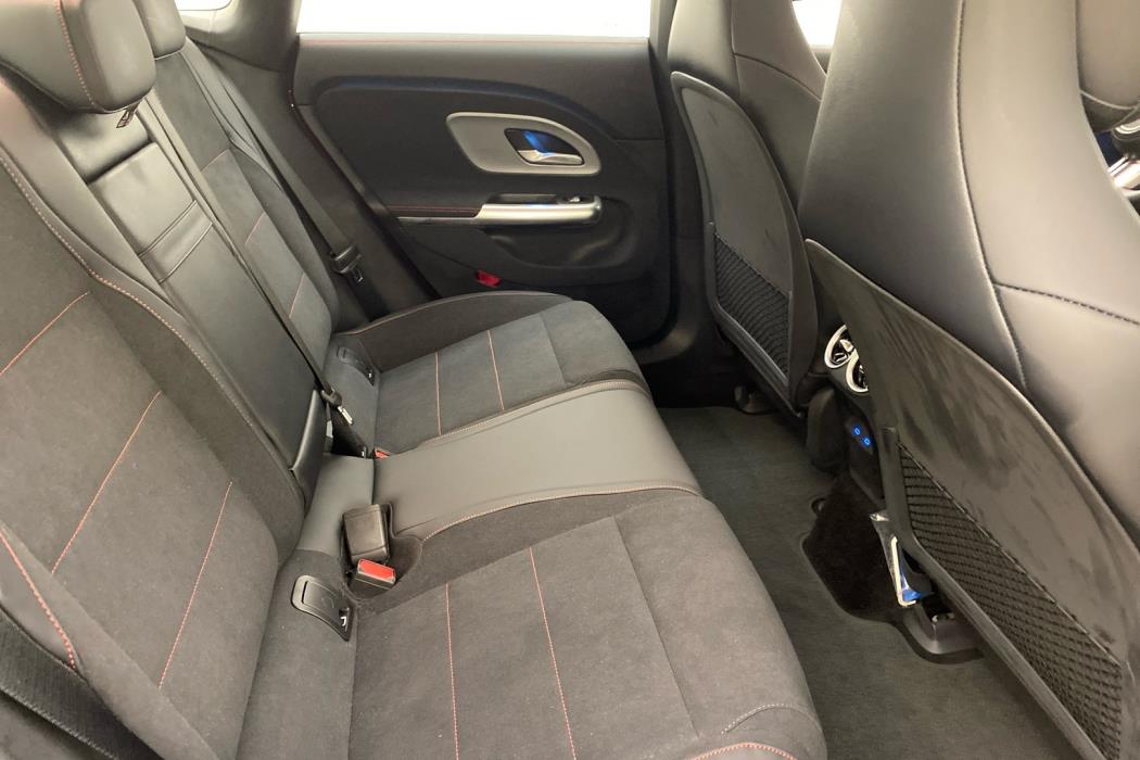 MERCEDES-BENZ CLA 2025