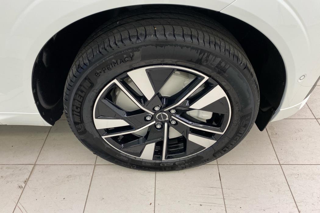 VOLVO XC60 2027