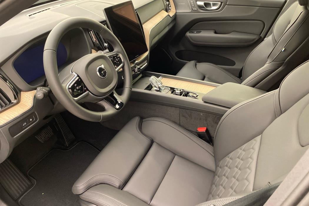 VOLVO XC60 2027