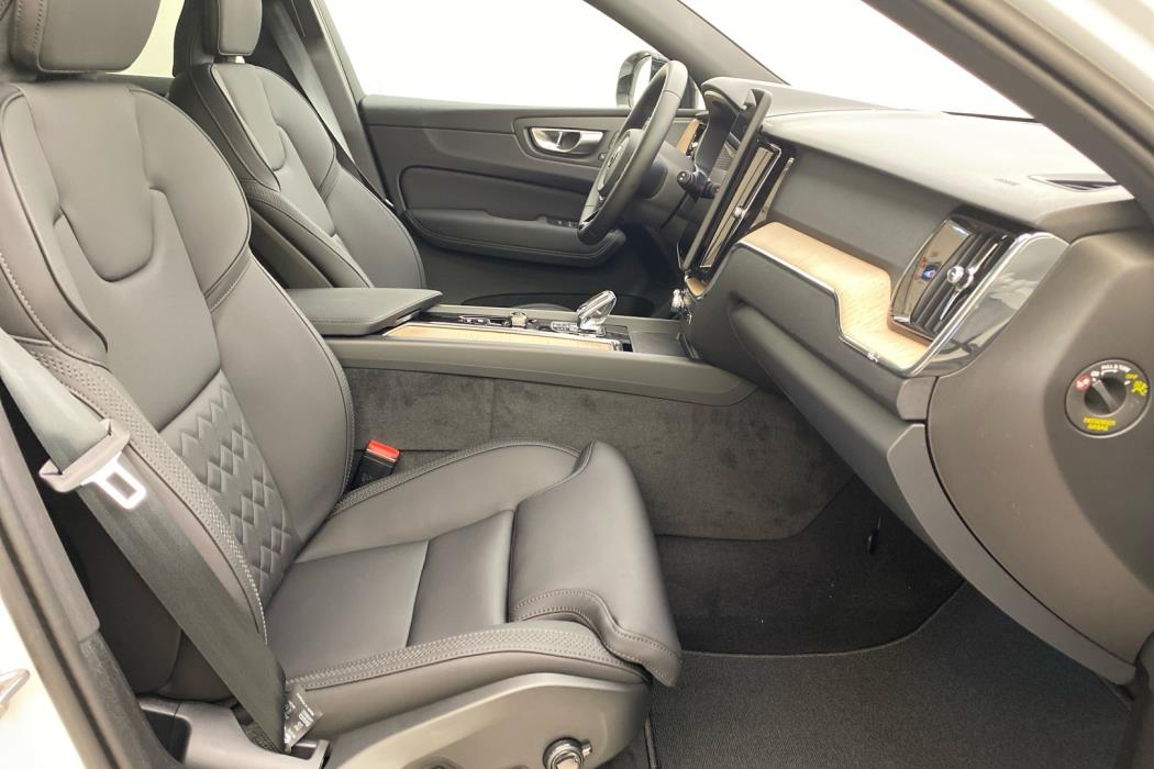 VOLVO XC60 2027