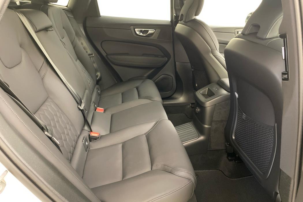 VOLVO XC60 2027
