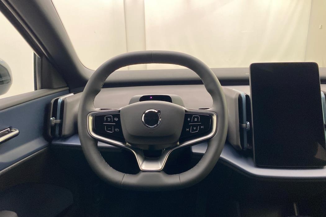 VOLVO EX30 2027