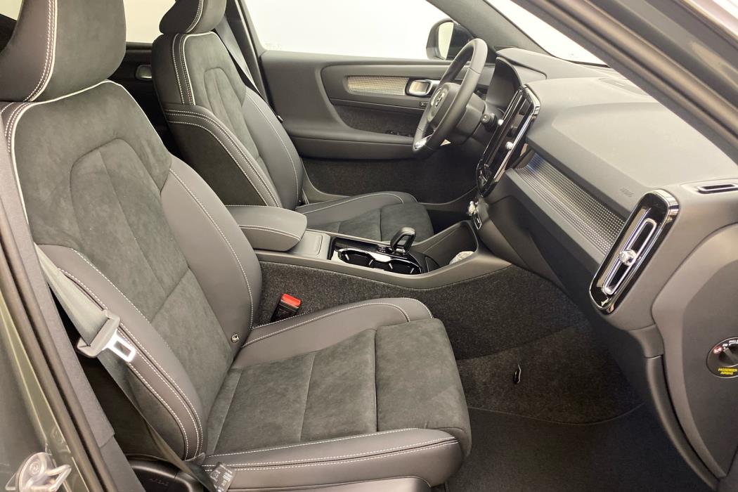 VOLVO EX40 2027