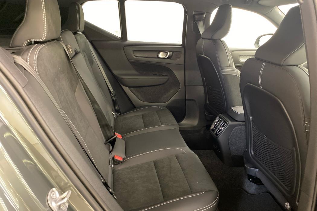 VOLVO EX40 2027