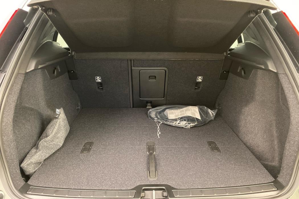 VOLVO EX40 2027