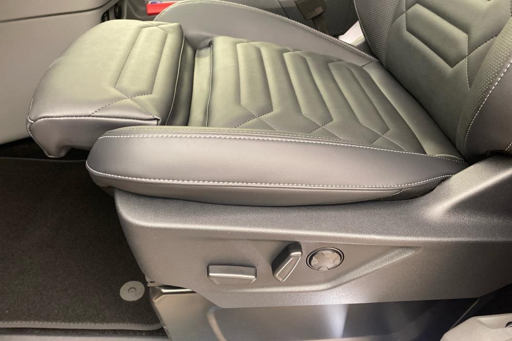 FORD Tourneo Custom 2025