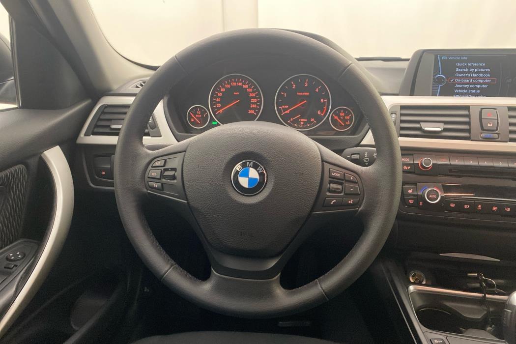 BMW 320 2012