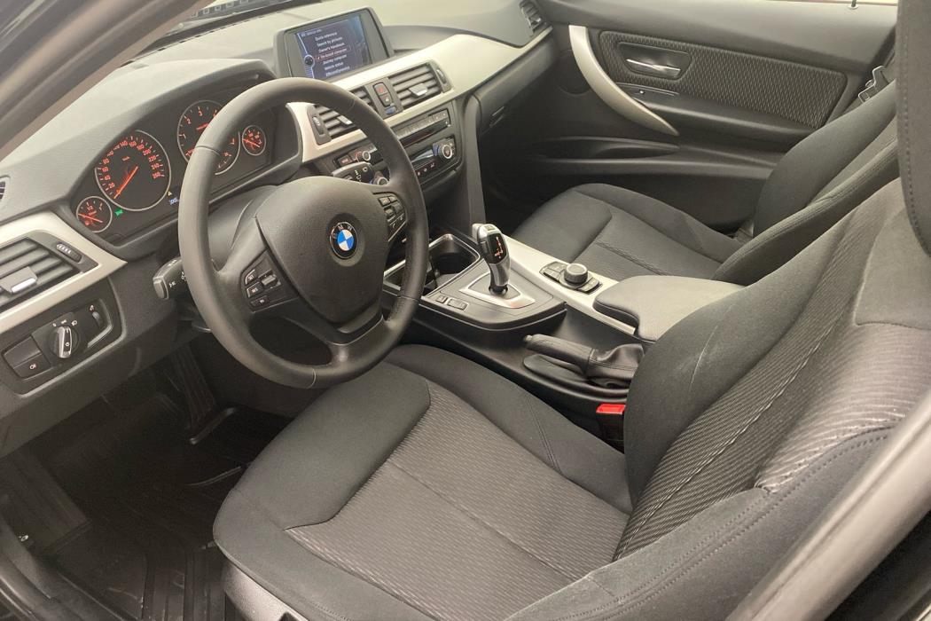 BMW 320 2012