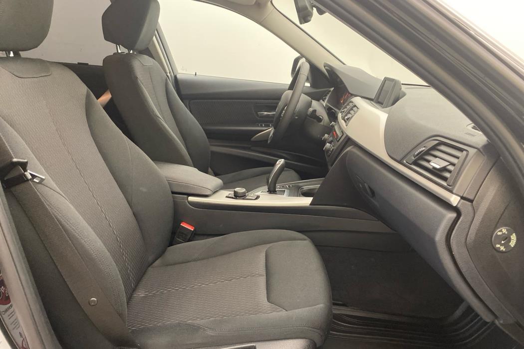 BMW 320 2012