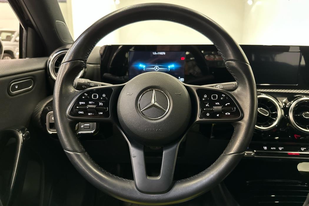 MERCEDES-BENZ A 2018