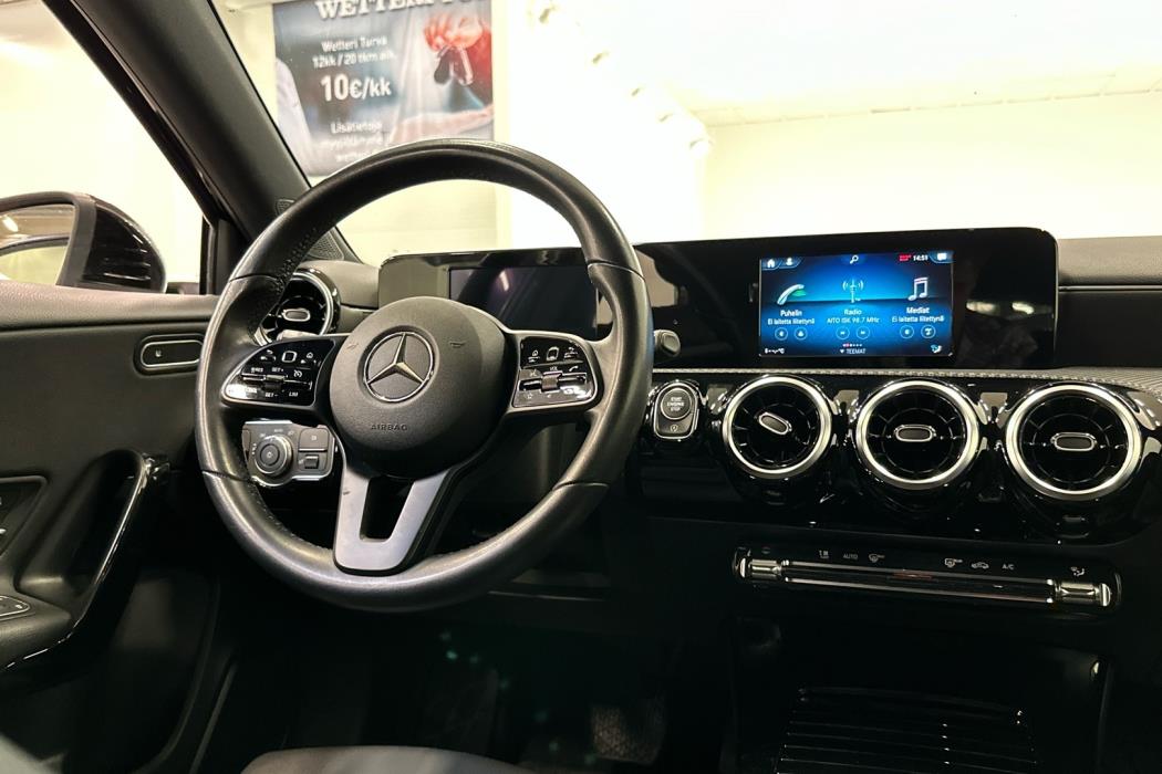 MERCEDES-BENZ A 2018