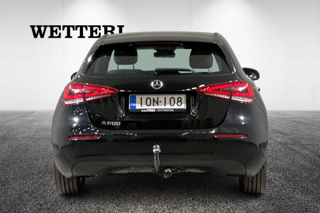 MERCEDES-BENZ A 2018