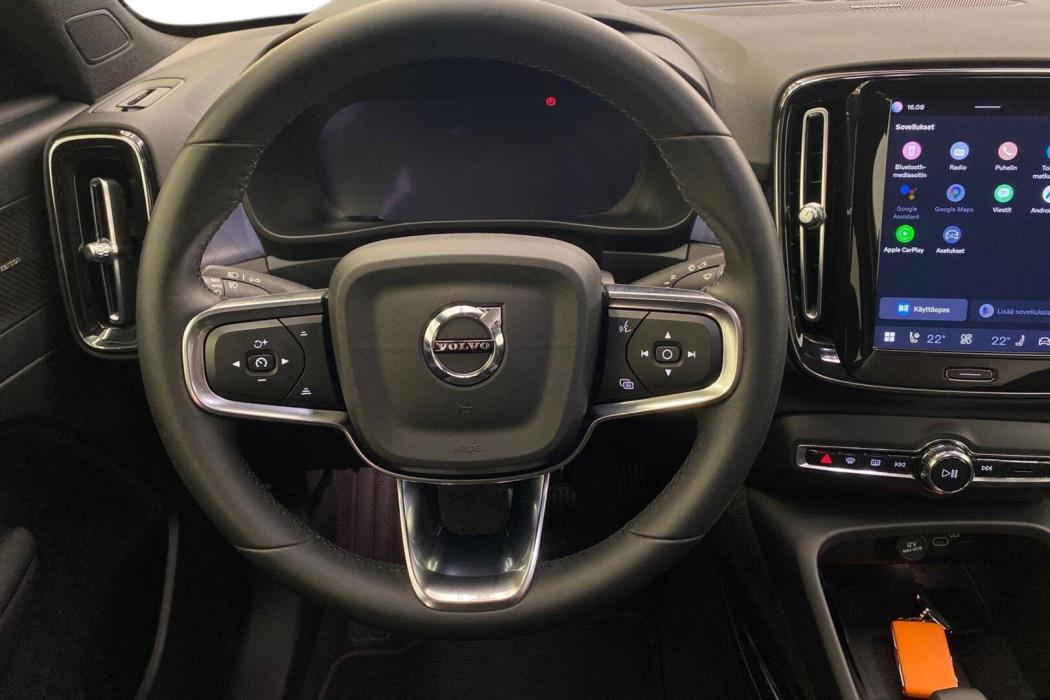 VOLVO C40 2023