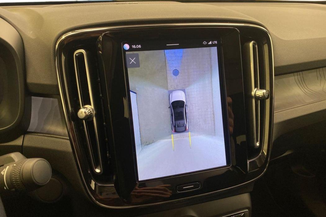 VOLVO C40 2023