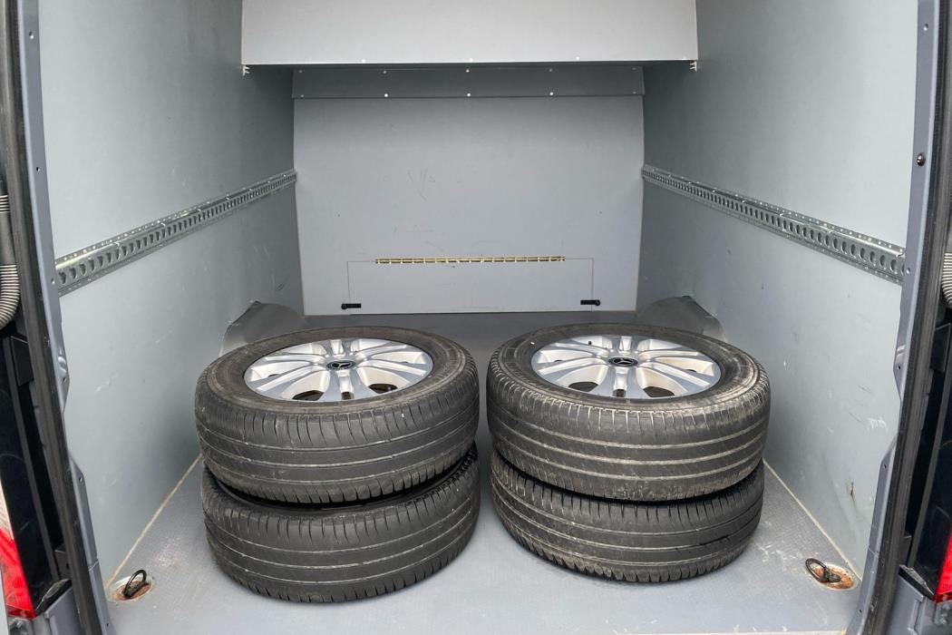 MERCEDES-BENZ Sprinter 2024