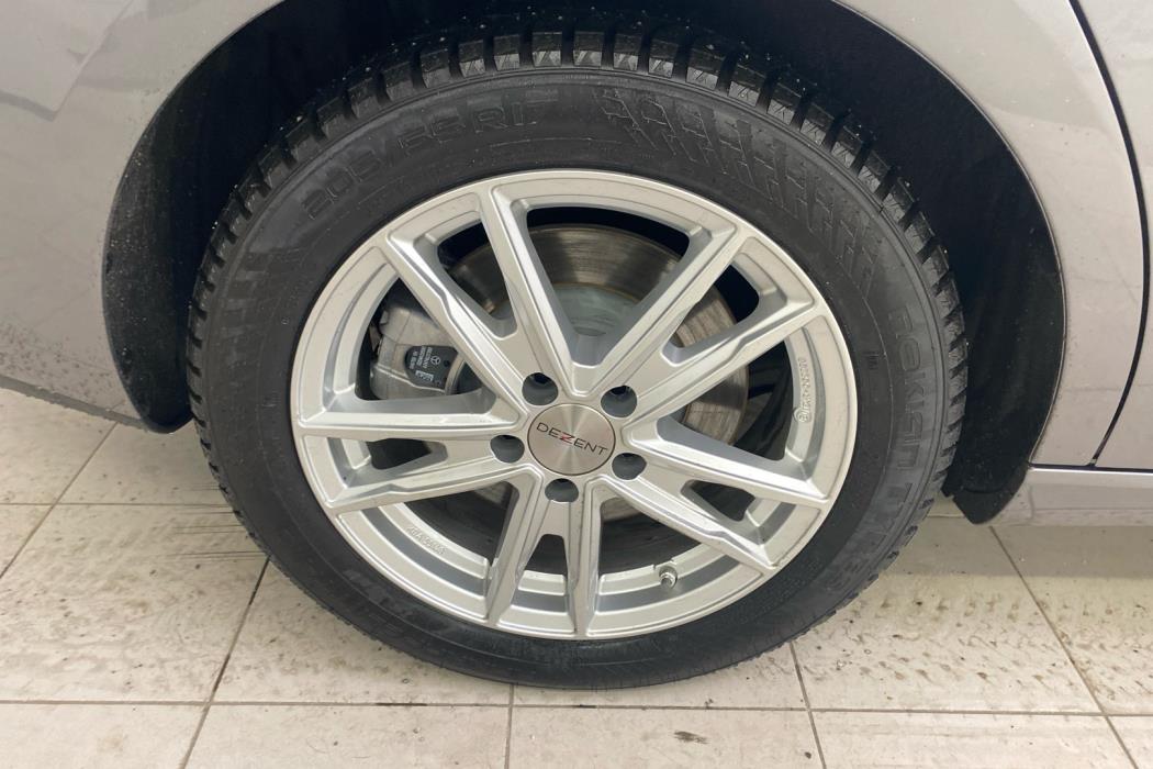 MERCEDES-BENZ CLA 2025