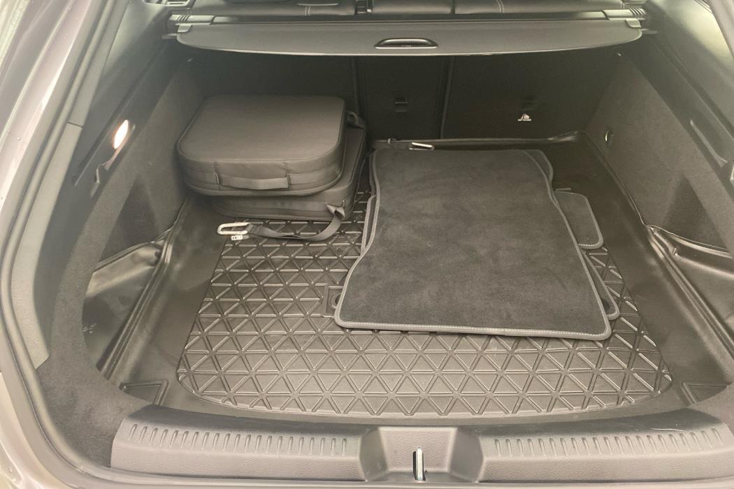 MERCEDES-BENZ CLA 2025