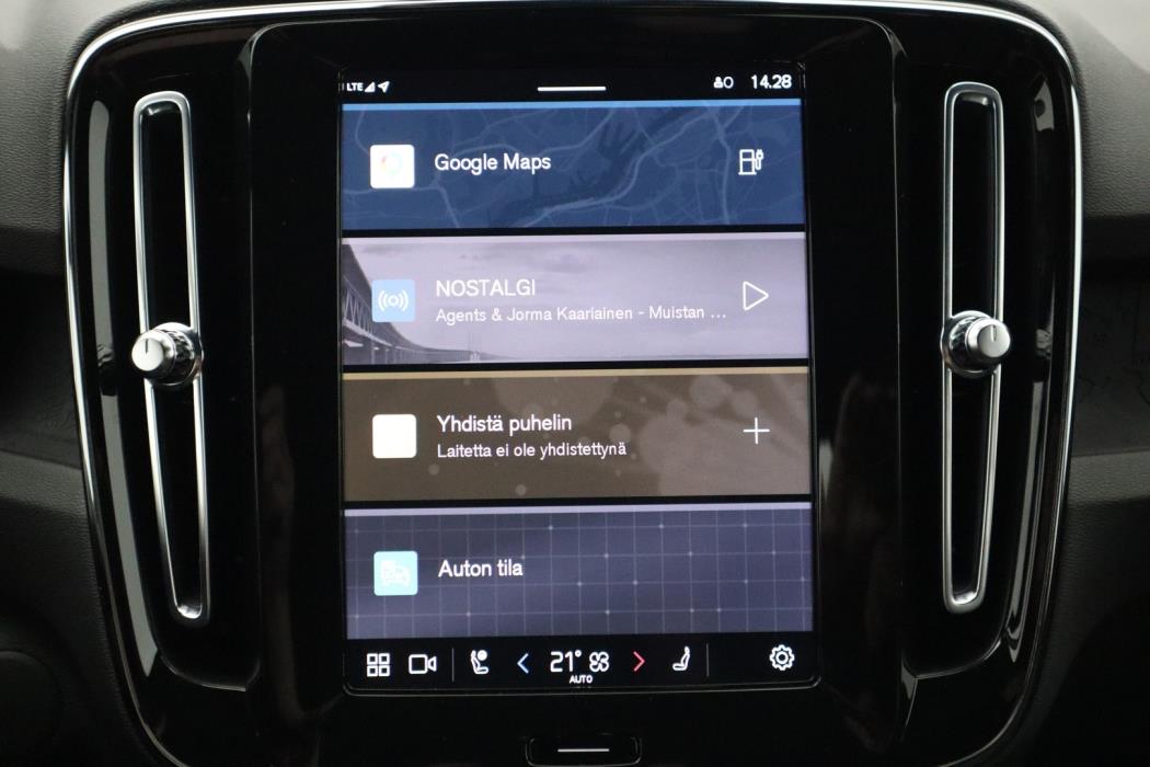 VOLVO XC40 2023