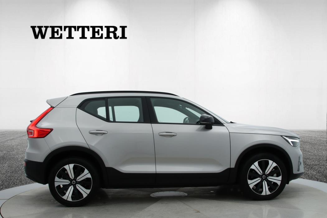 VOLVO XC40 2023