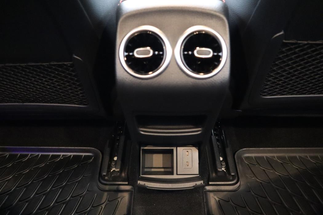 MERCEDES-BENZ EQB 2024