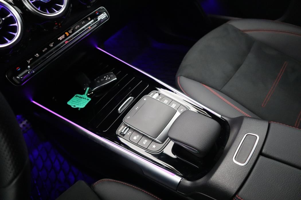 MERCEDES-BENZ EQB 2024