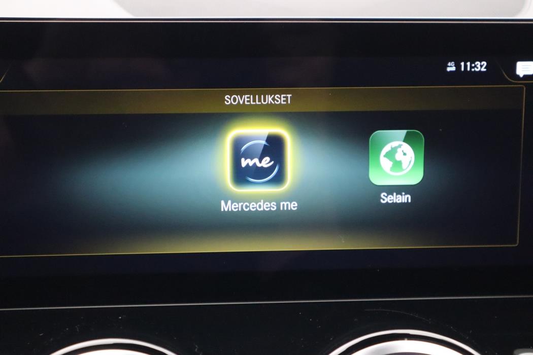 MERCEDES-BENZ EQB 2024