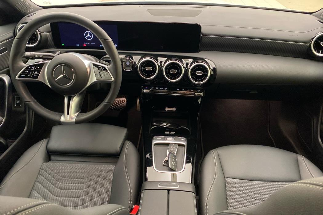 MERCEDES-BENZ CLA 2025