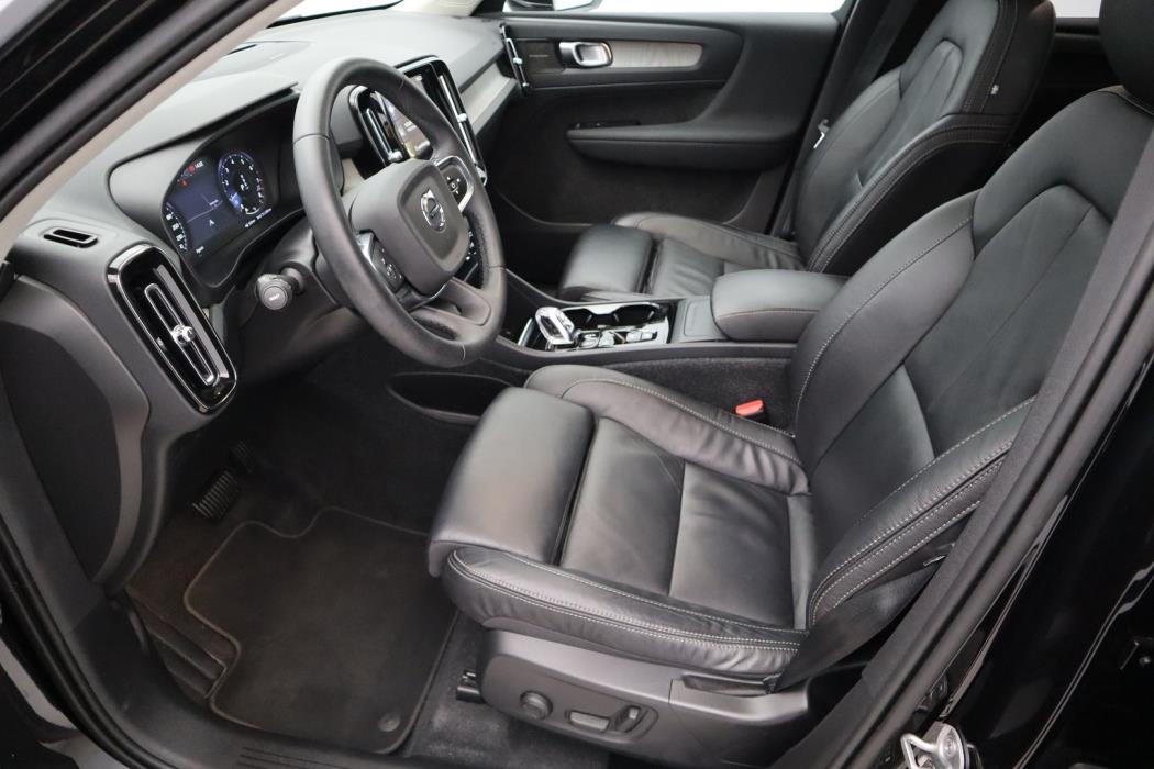 VOLVO XC40 2022