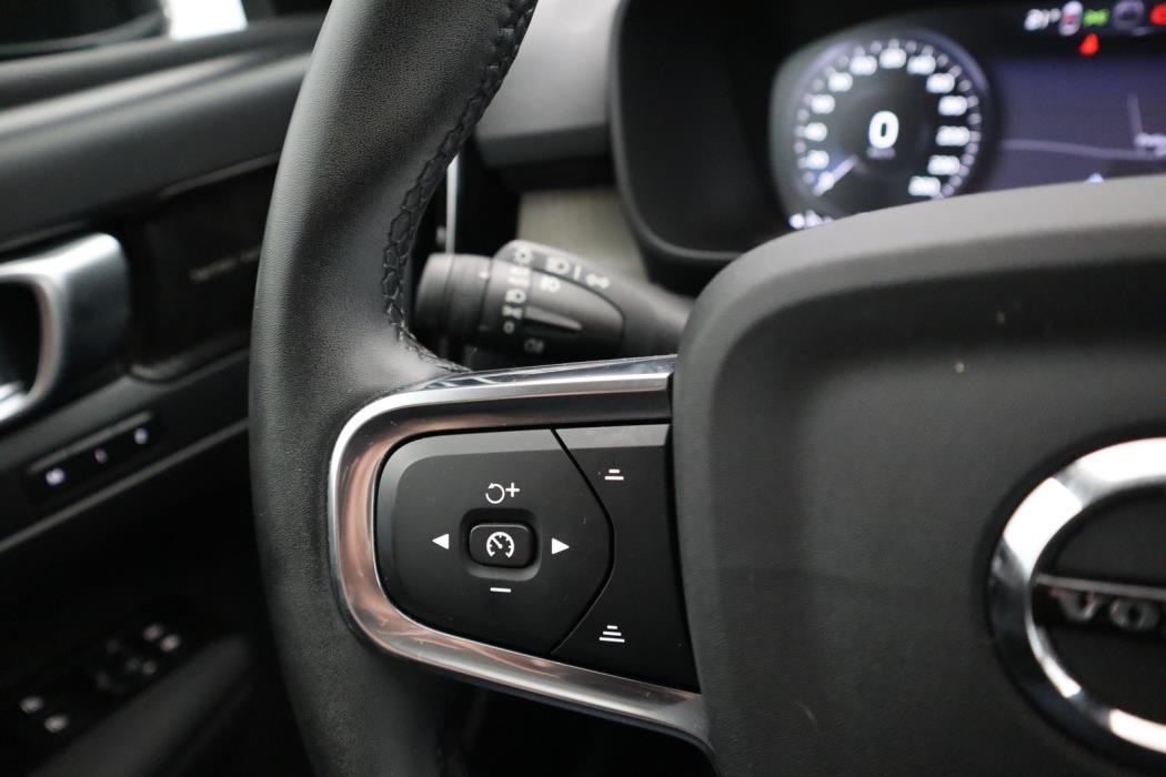 VOLVO XC40 2022