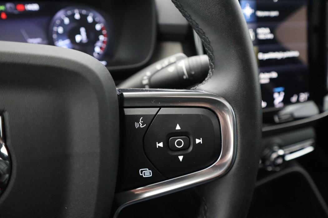 VOLVO XC40 2022