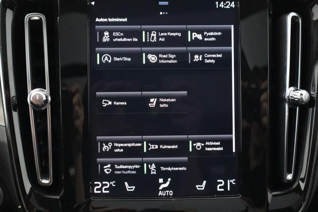VOLVO XC40 2022