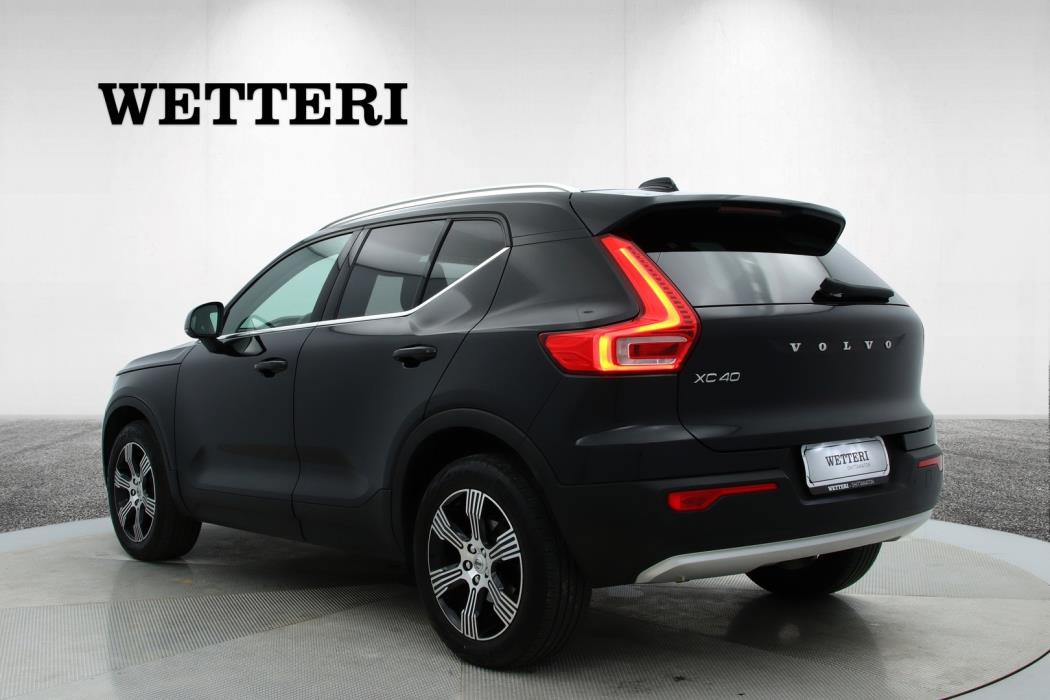 VOLVO XC40 2022
