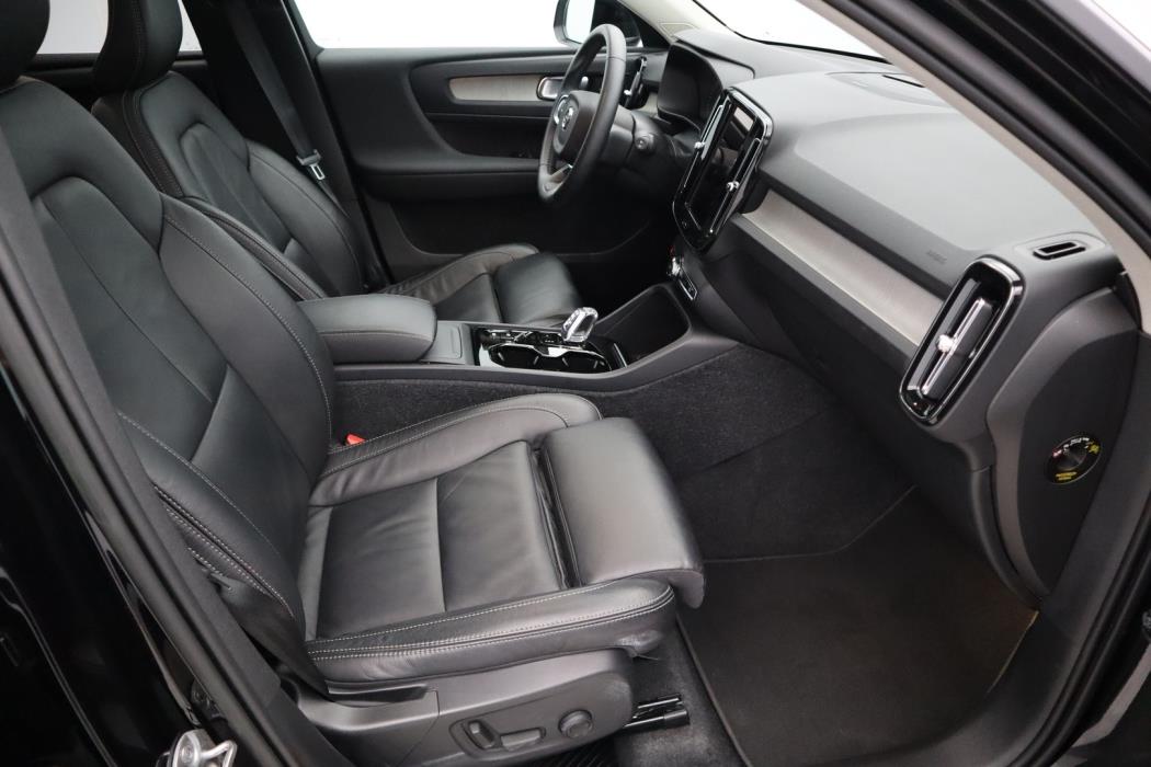 VOLVO XC40 2022