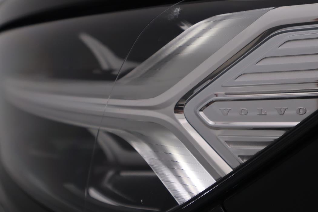 VOLVO XC40 2022