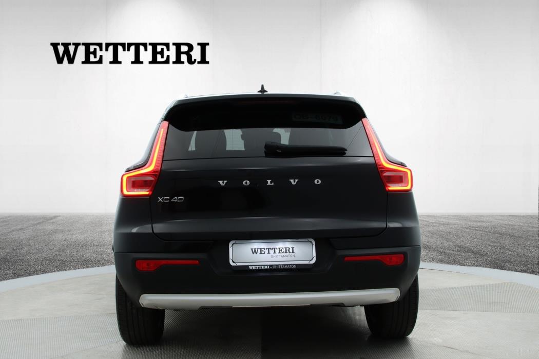 VOLVO XC40 2022