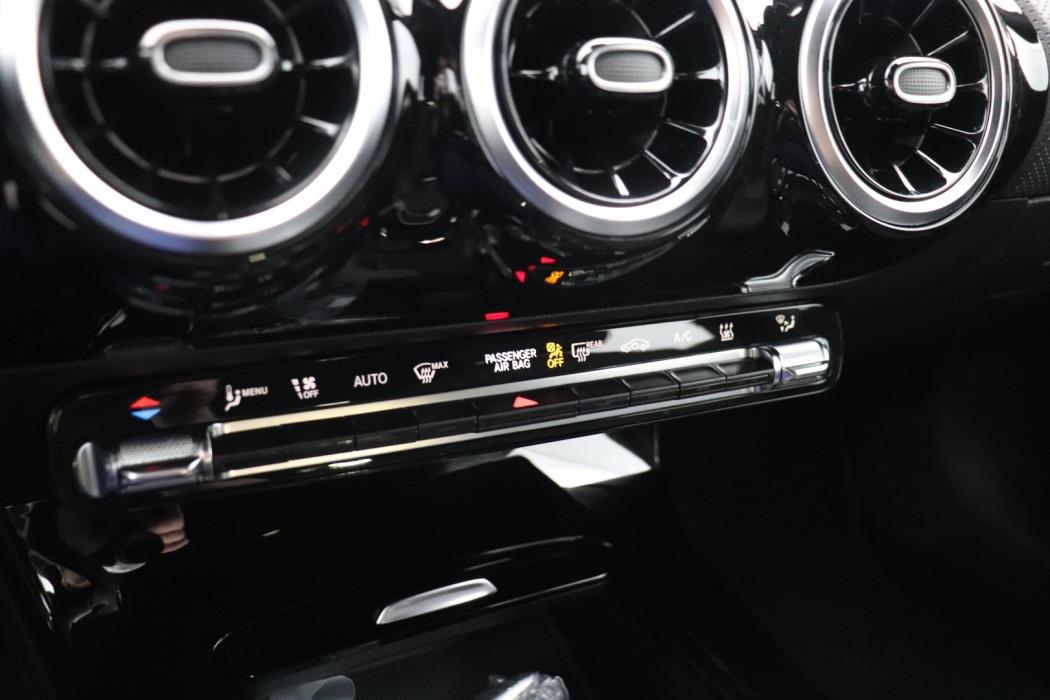 MERCEDES-BENZ CLA 2025