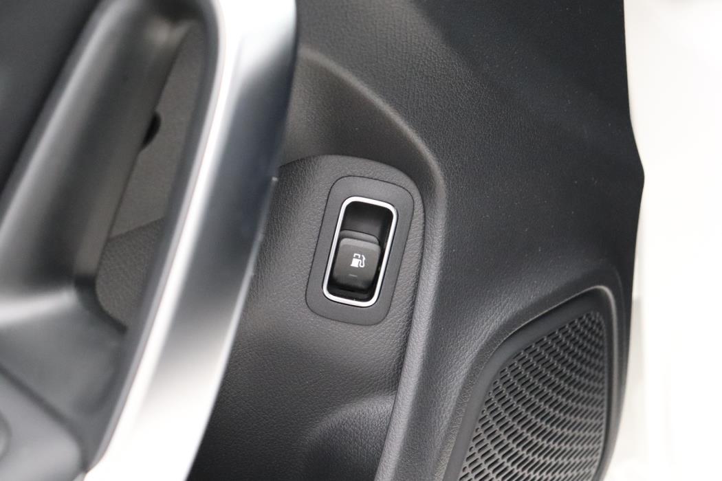 MERCEDES-BENZ CLA 2025