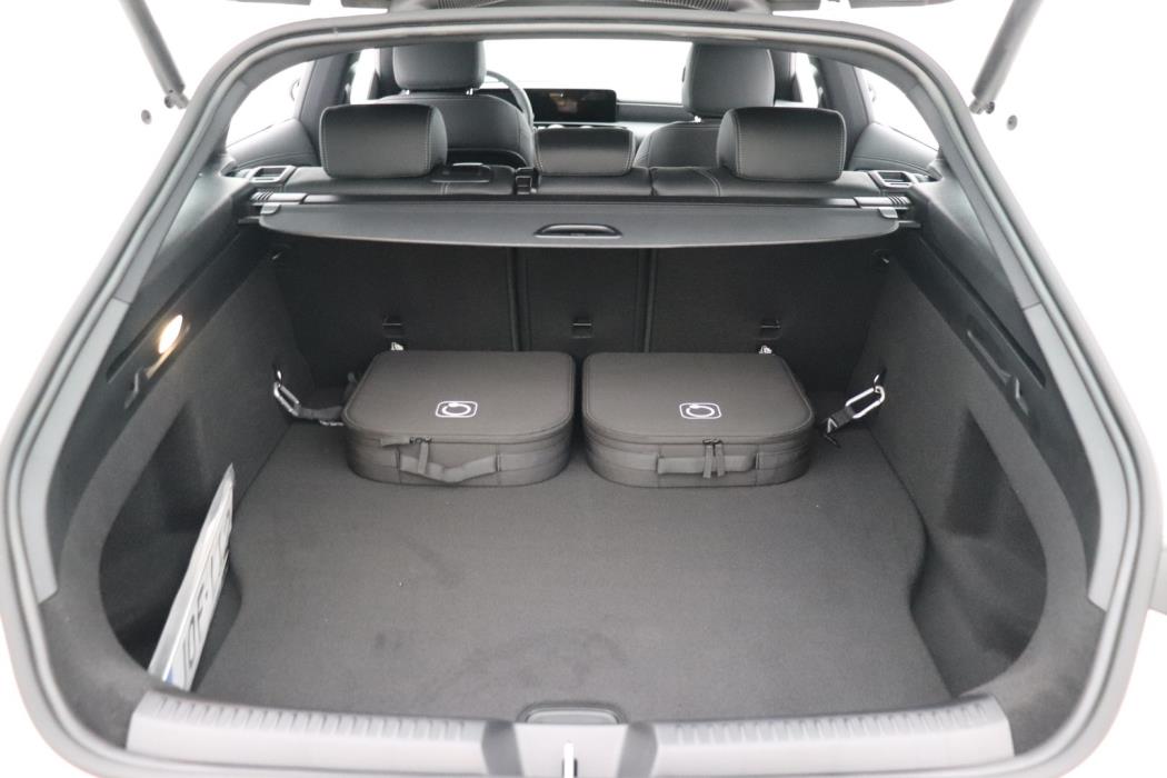 MERCEDES-BENZ CLA 2025