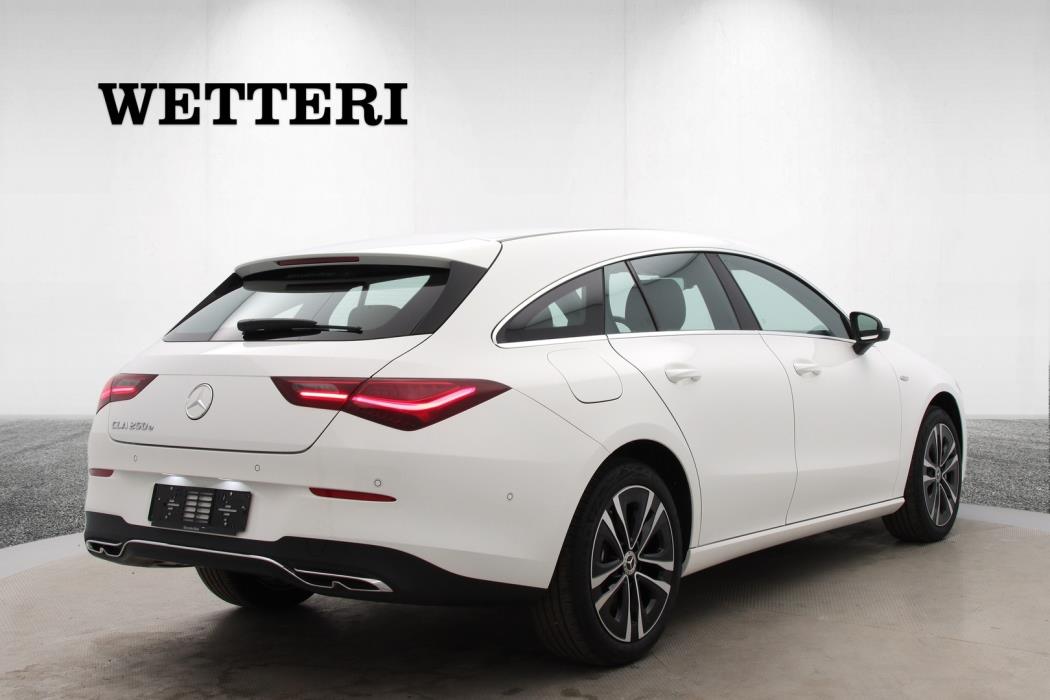 MERCEDES-BENZ CLA 2025