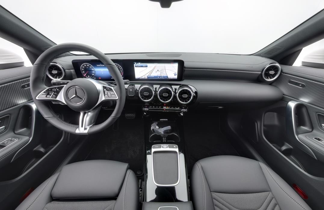 MERCEDES-BENZ CLA 2025
