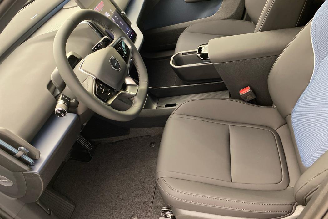 VOLVO EX30 2027
