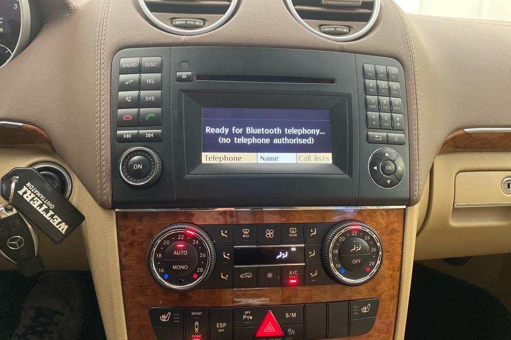 MERCEDES-BENZ GL 2011