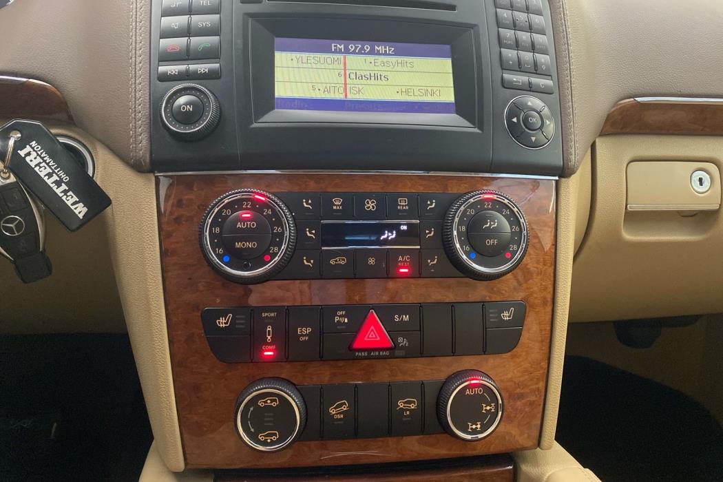 MERCEDES-BENZ GL 2011