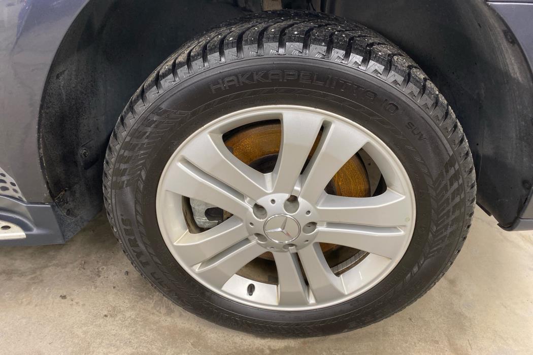 MERCEDES-BENZ GL 2011