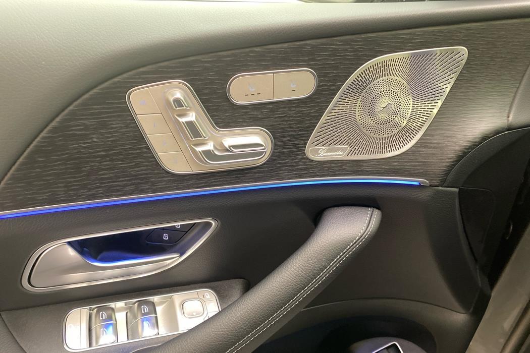 MERCEDES-BENZ GLE 2025