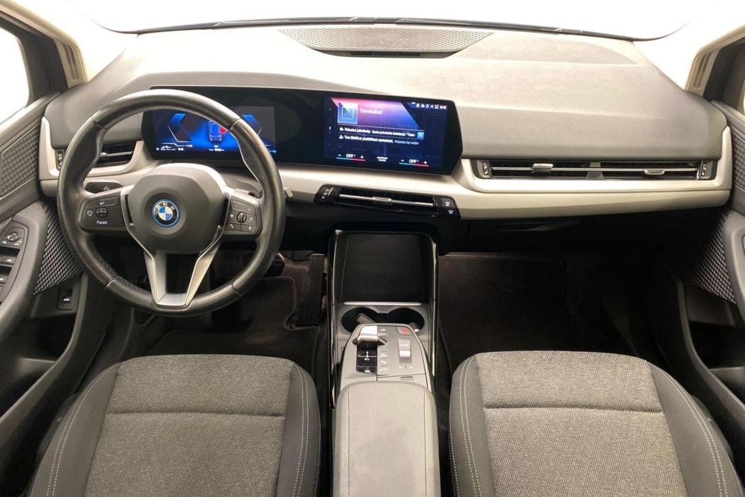 BMW 225 2022