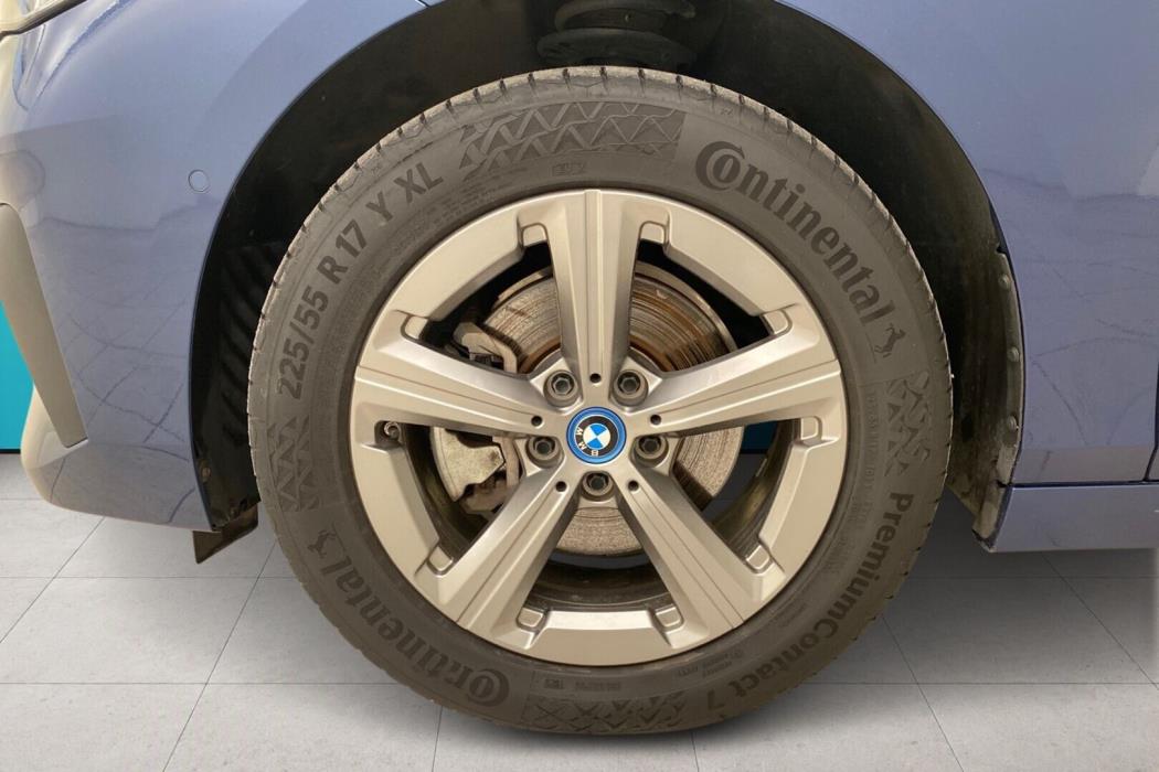 BMW 225 2022