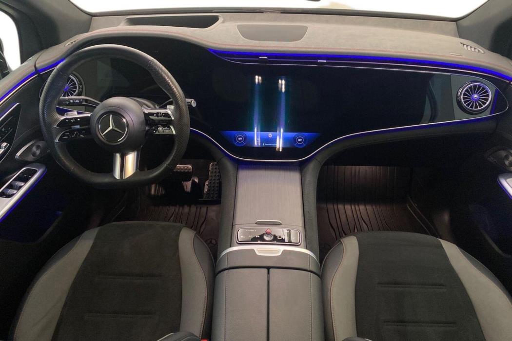 MERCEDES-BENZ EQE SUV 2023