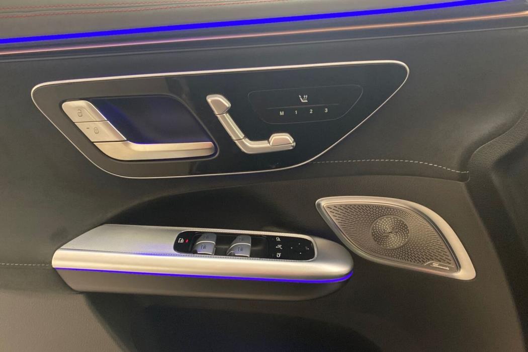 MERCEDES-BENZ EQE SUV 2023