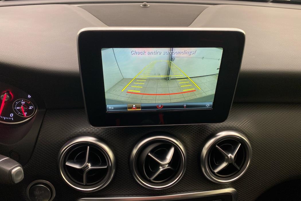 MERCEDES-BENZ A 2017